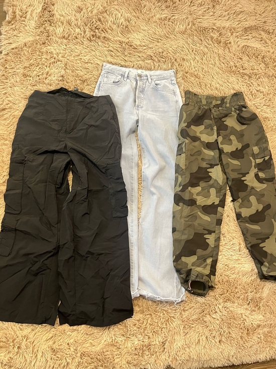 Hollister Pants - 3 Pair Pants Lot - Black Cargo, Light Wash Jeans, Olive Camo Joggers